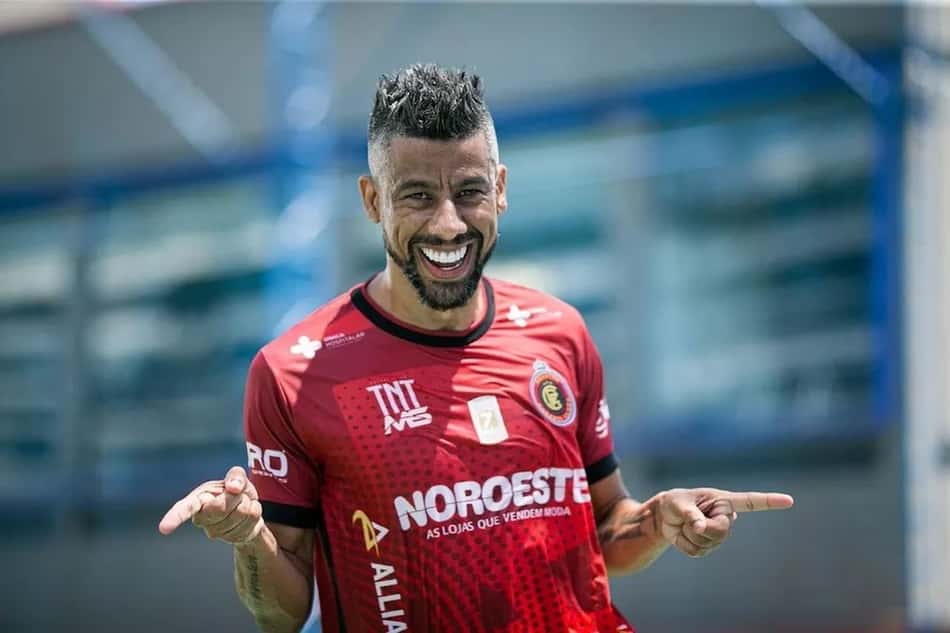Marcelinho Paraíba e Léo Moura se enfrentam na fase final da Liga Nacional de Futebol 7