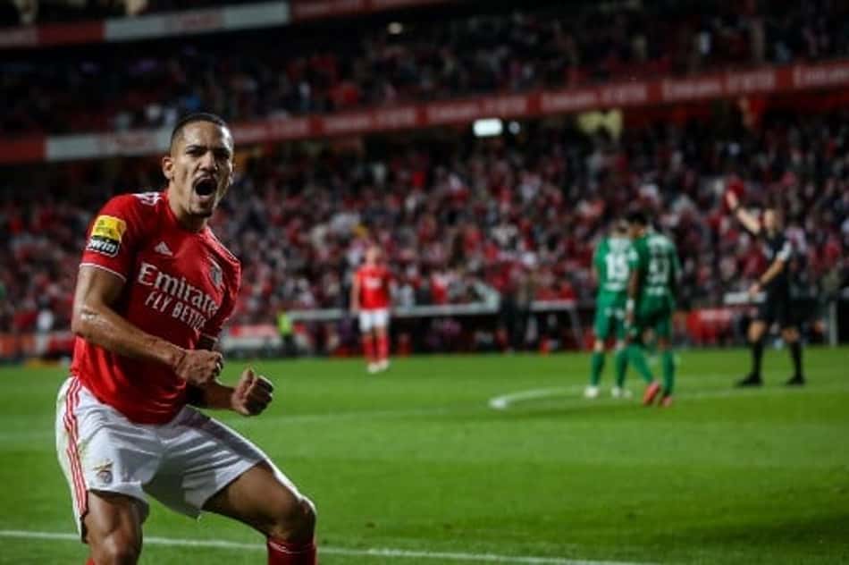 Passeio histórico! Benfica goleia o Marítimo e busca aproximar-se de líderes da Primeira Liga
