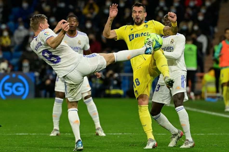 Real Madrid empata sem gols com o Cádiz, mas mantém liderança de La Liga