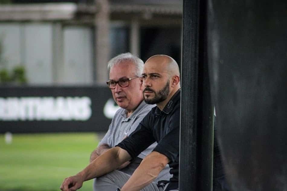 Além do centroavante, Corinthians se mantém atento ao mercado para reforçar a zaga