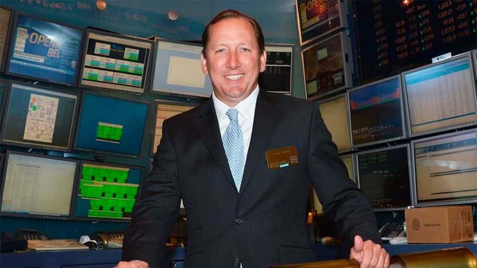 John Textor adiciona o Botafogo em 'bio', curte tweets de torcedores e causa alvoroço nas redes sociais