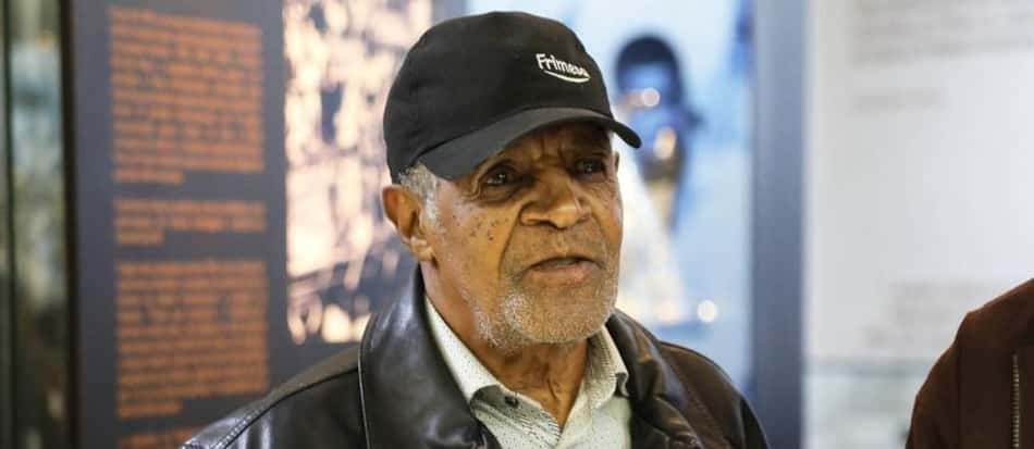 Pelé lamenta morte de Dorval, ídolo do Santos: 'Grande amigo e o melhor ponta-direita da história'