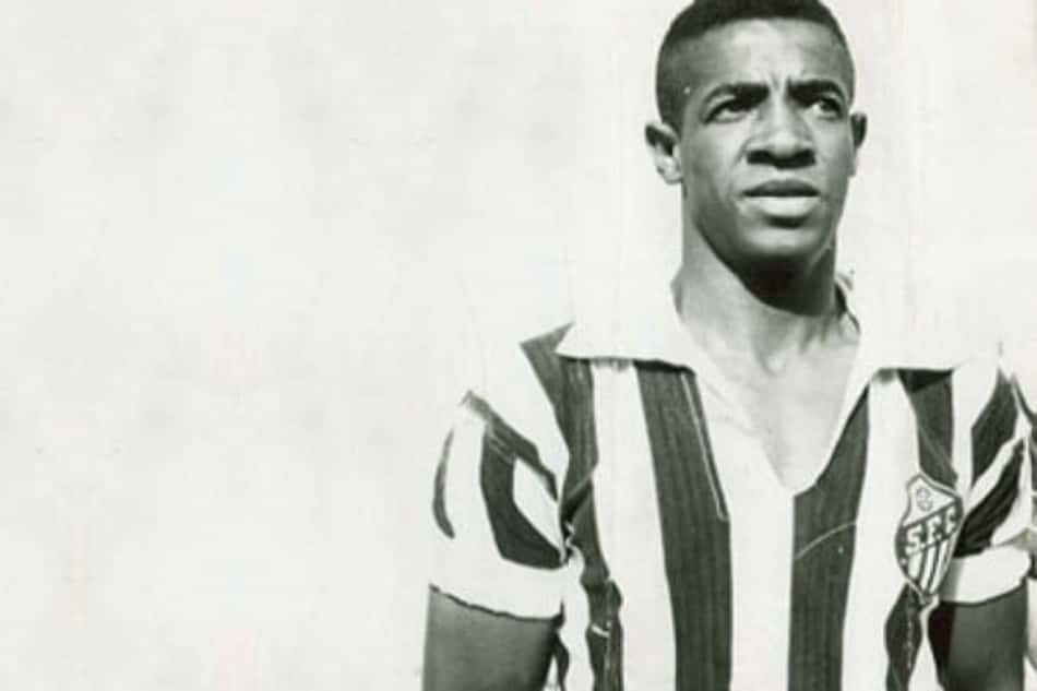 Dorval, ex-parceiro de Pelé e ídolo do Santos, morre aos 86 anos