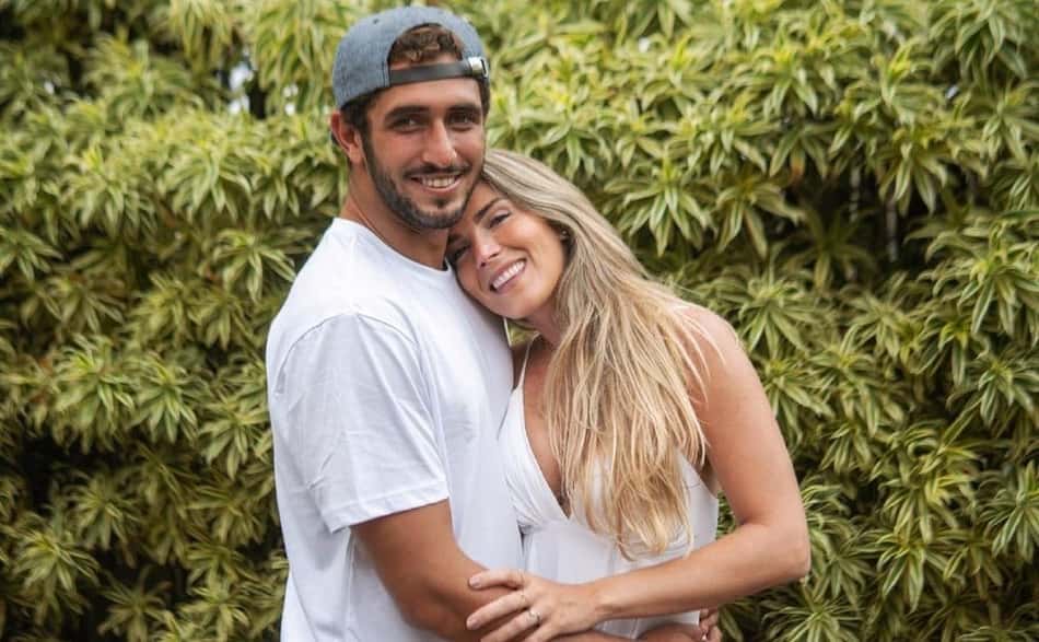 Surfista e ex-BBB, Lucas Chumbo fala sobre a ansiedade para ser pai e planeja futuro da carreira