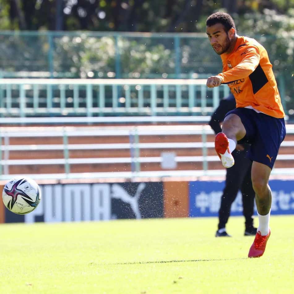 Focado em 2022 com o Shimizu, Carlinhos quer grande temporada no clube japonês