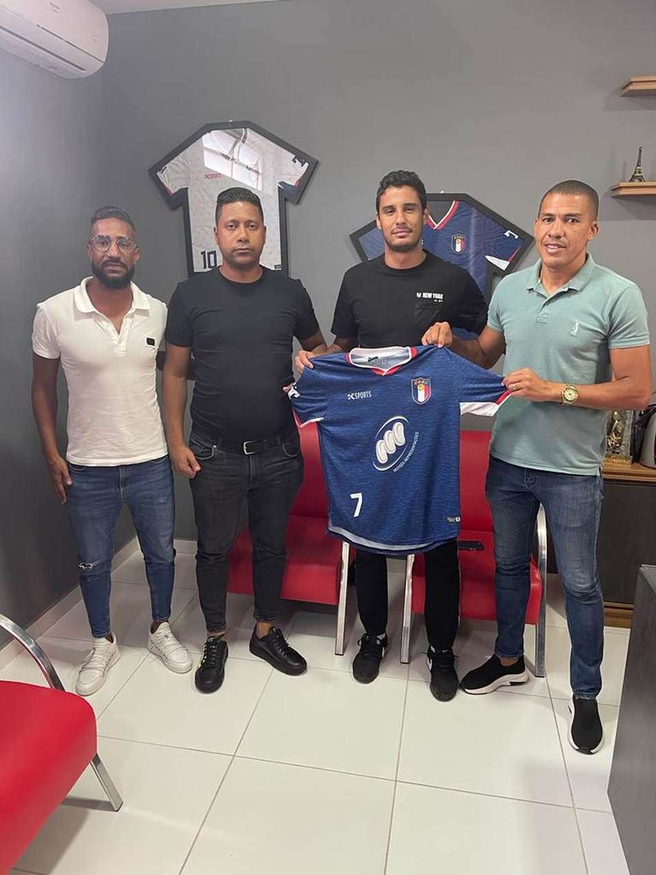 União Suzano oficializa a contratação do atacante Michael