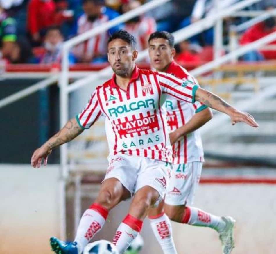 Valdivia lamenta saída de atacante de 20 anos do Colo-Colo: "Muita projeção"