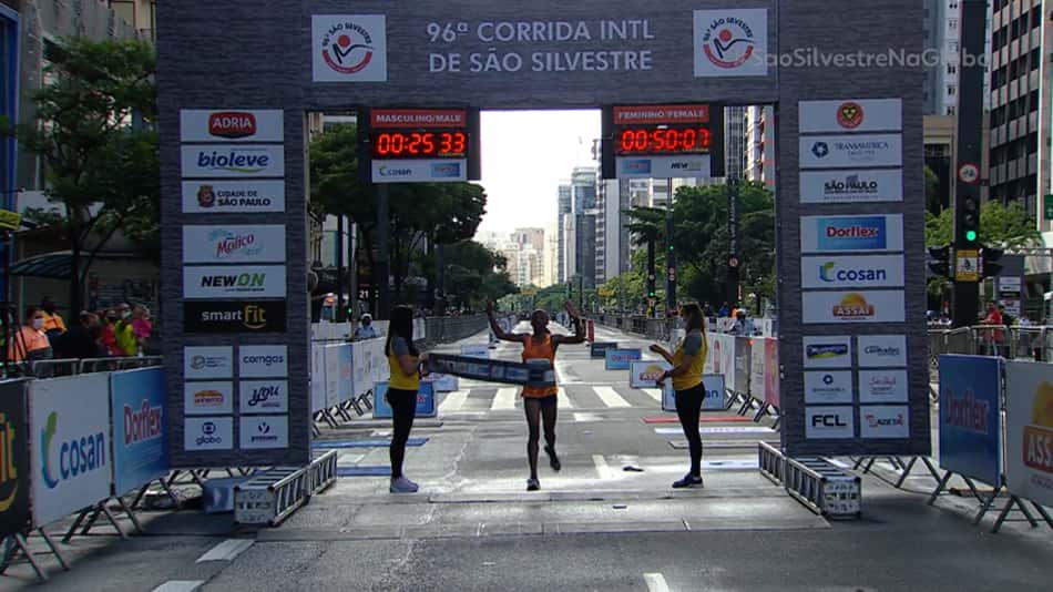 Queniana Sandrafelis Chebet é bicampeã da São Silvestre