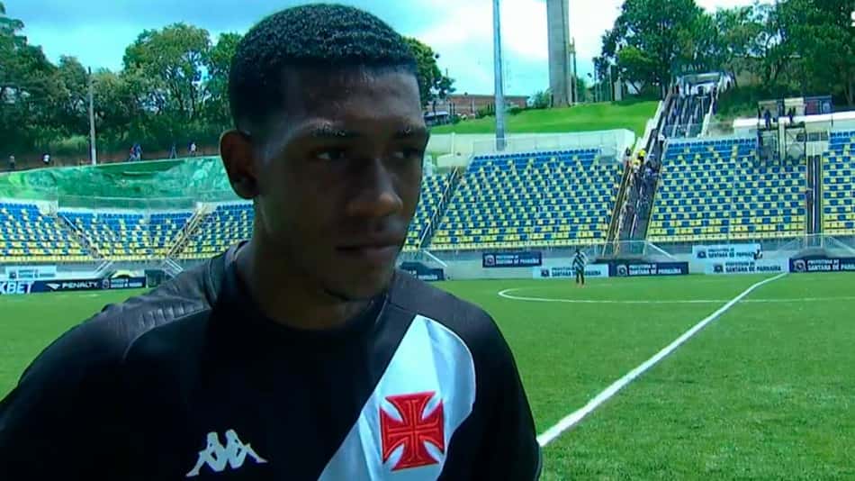De olho no mercado, Barcelona monitora Rayan, destaque do Vasco no Sub-17, por indicação de Deco