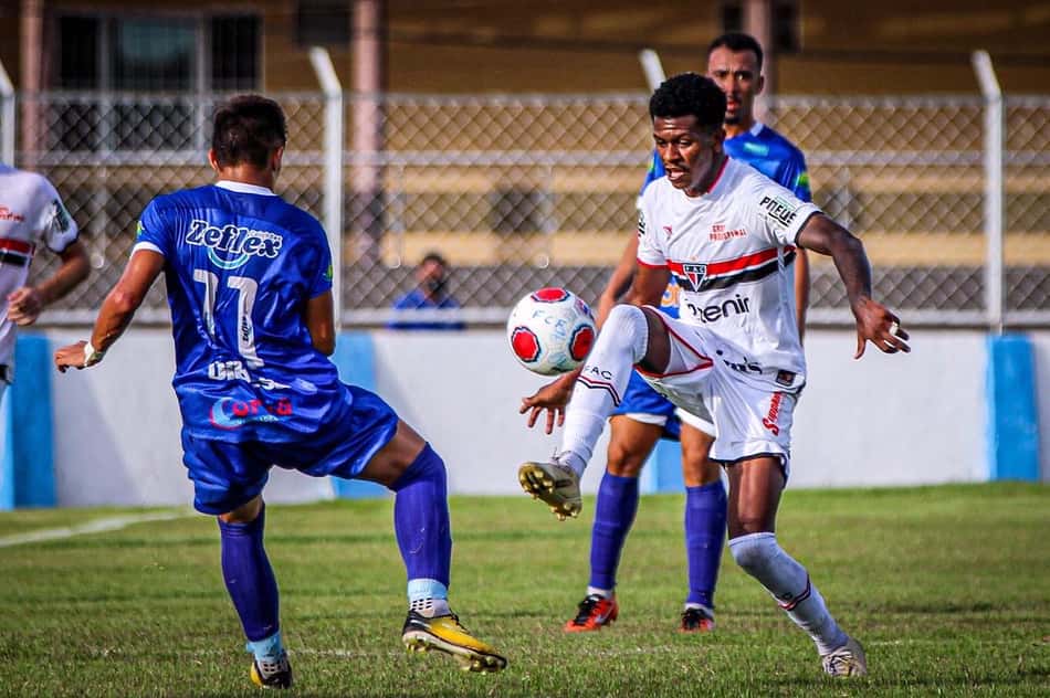 Campeonato Cearense começa com Caucaia vencendo e gol de… Romário?