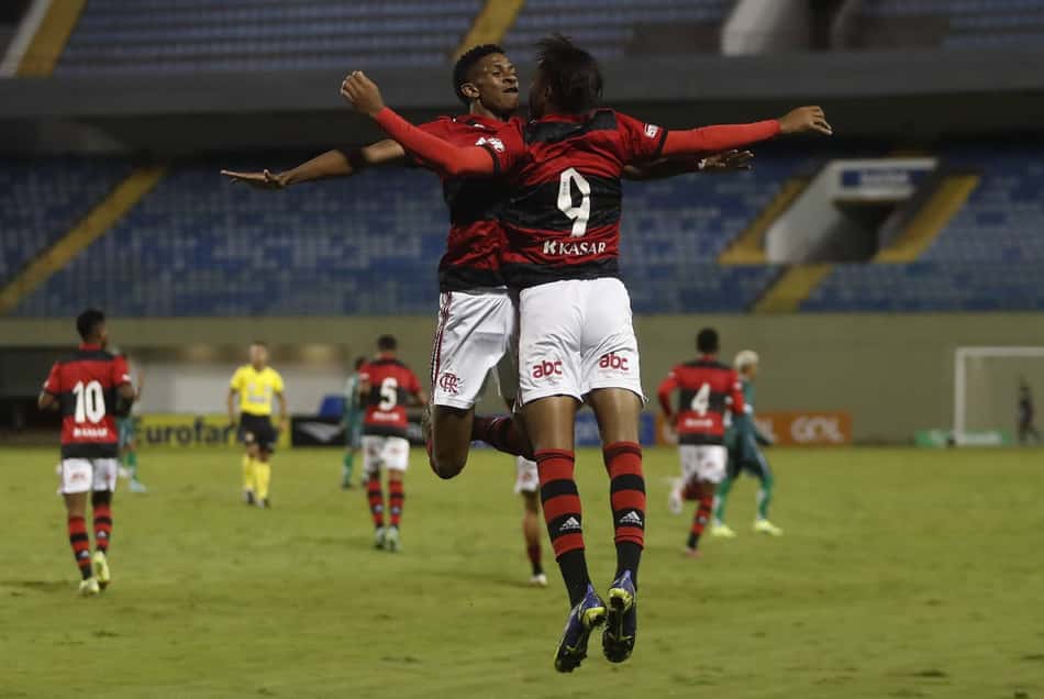 Flamengo goleia o Floresta e garante vaga na segunda fase da Copinha