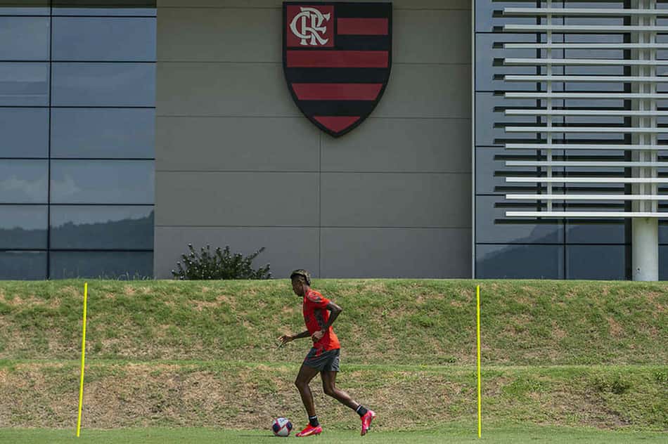 Em meio à crise, Flamengo fecha as portas do CT e minimiza contato do elenco com a imprensa após os jogos