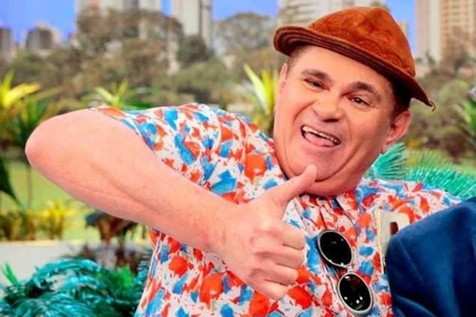 Batoré foi jogador da base do São Paulo e de outros times; humorista está sendo velado nesta terça-feira
