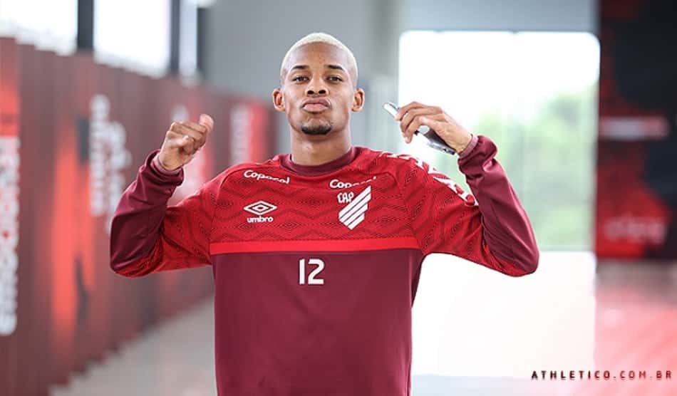 Lateral do Athletico-PR se mostra otimista para a disputa do Paranaense