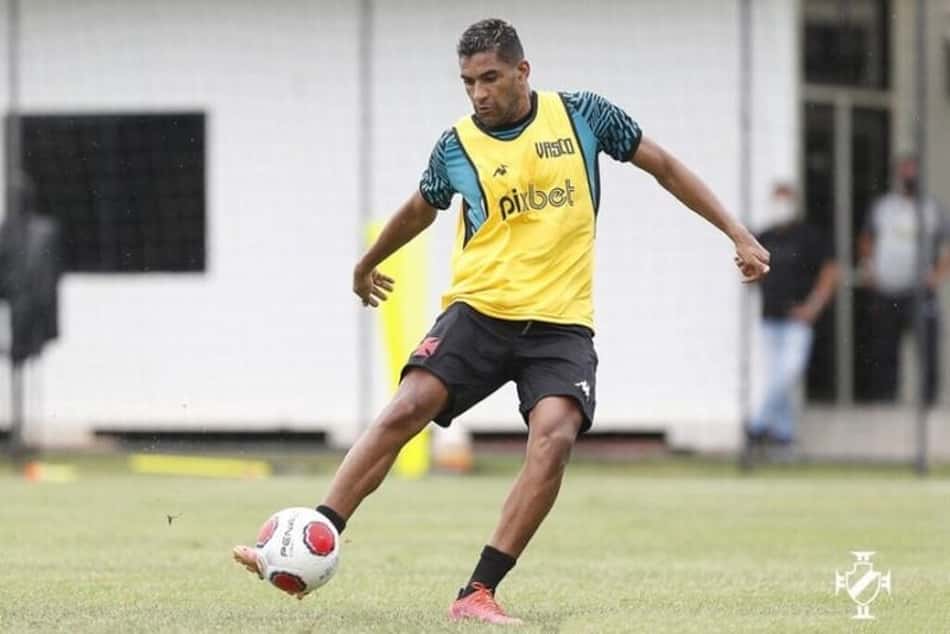 Isaque vai rescindir com o Vasco e defender outro time da Série B