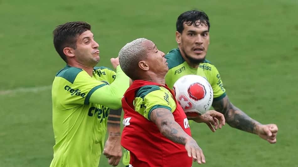 Palmeiras faz treino coletivo de uma hora na segunda atividade do dia