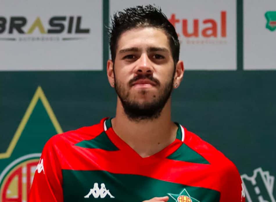 Victor Paraíba comemora acerto com a Portuguesa-RJ: 'Trabalhar muito para ajudar dentro e fora de campo'