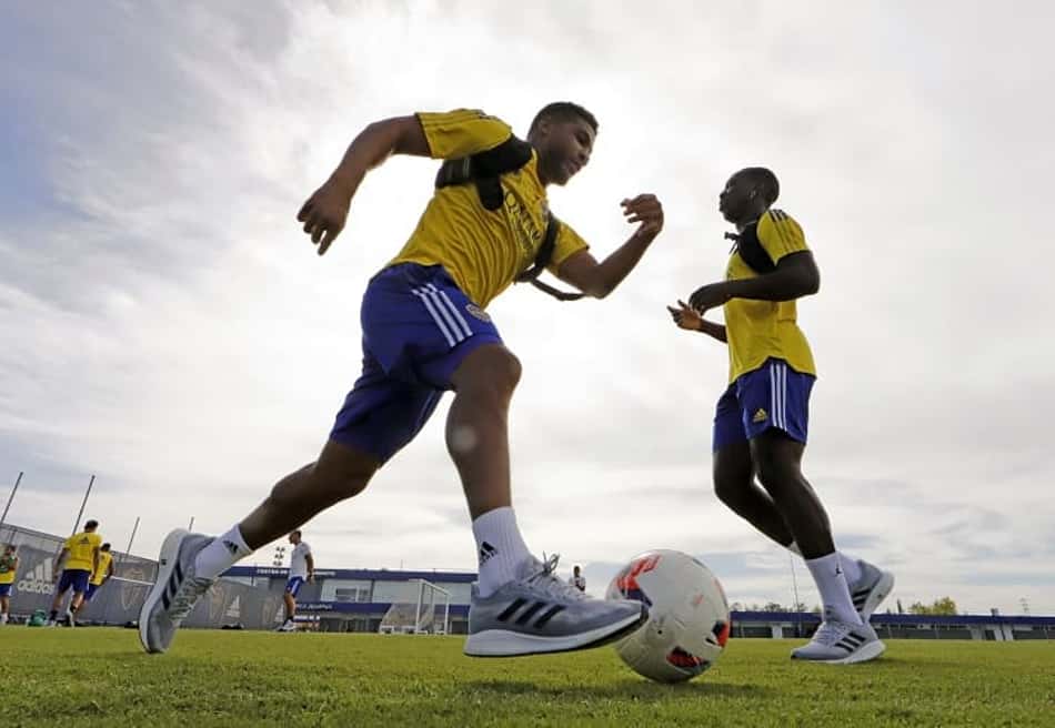 Após surto de Covid-19, Boca Juniors tem elenco quase completo