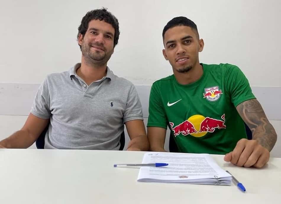 Bragantino exerce opção de compra e fica com o goleiro Fabricio em definitivo