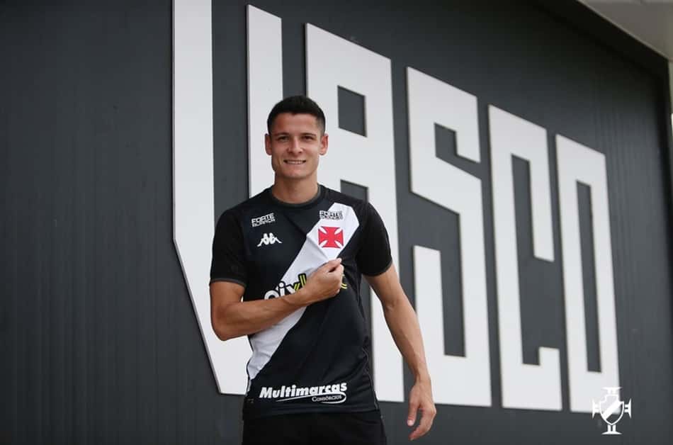 Vasco já anunciou um time inteiro de reforços a dez dias da estreia no Carioca; clube busca outros nomes