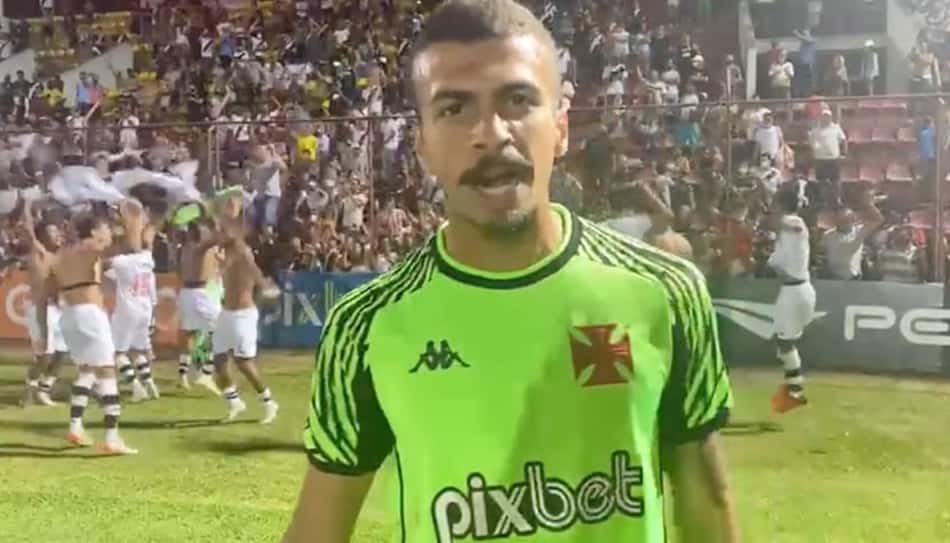 Herói, Cadu defende dois pênaltis na classificação do Vasco na Copinha e exalta torcida: 'É incomparável'