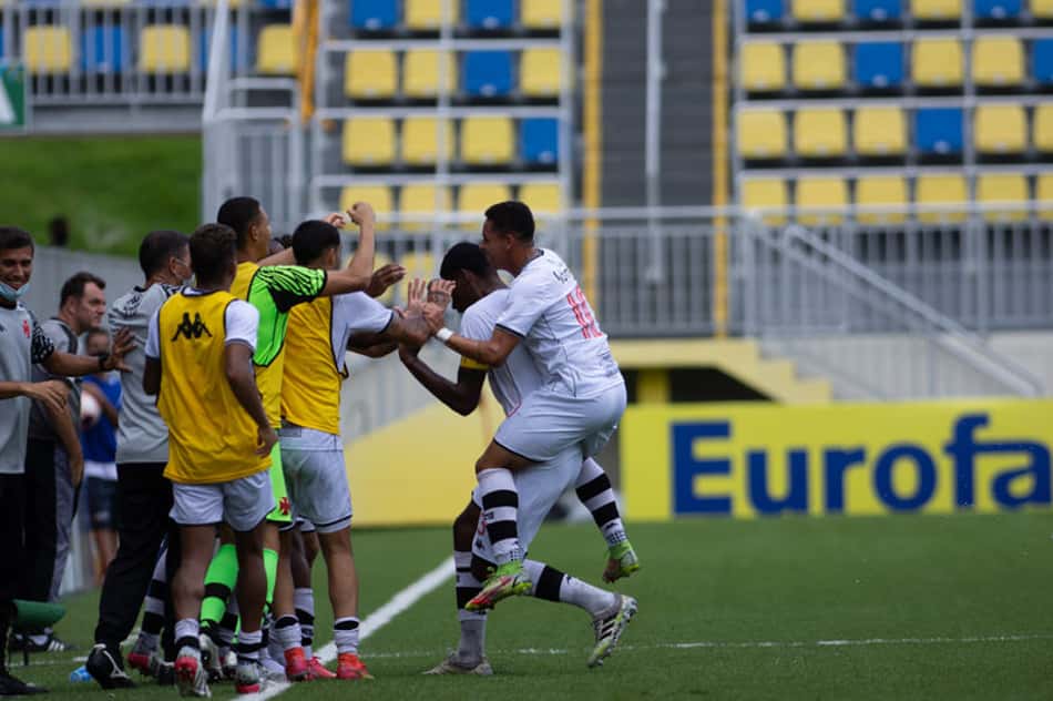 Cadu brilha, Vasco vence o Audax-SP nos pênaltis e garante vaga nas oitavas de finais da Copinha