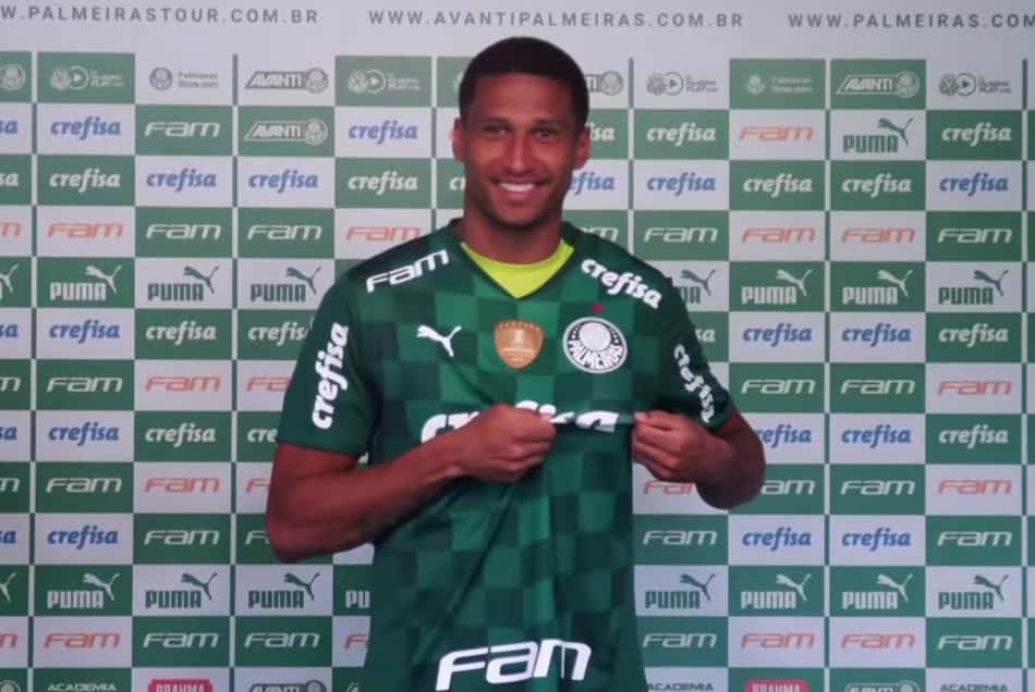 Murilo se apresenta no Palmeiras