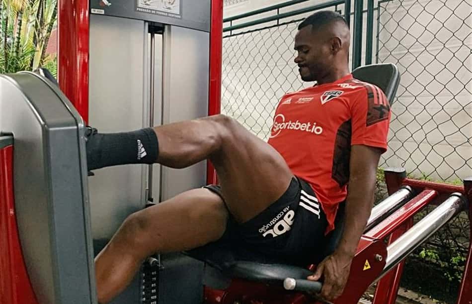 Rogério Ceni descarta retorno de algum jogador contundido para partidas desta semana do São Paulo