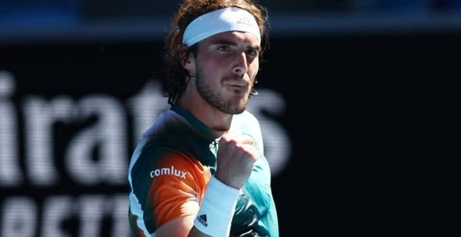 Tsitsipas sofre, mas vai à 3ª rodada do Australian Open