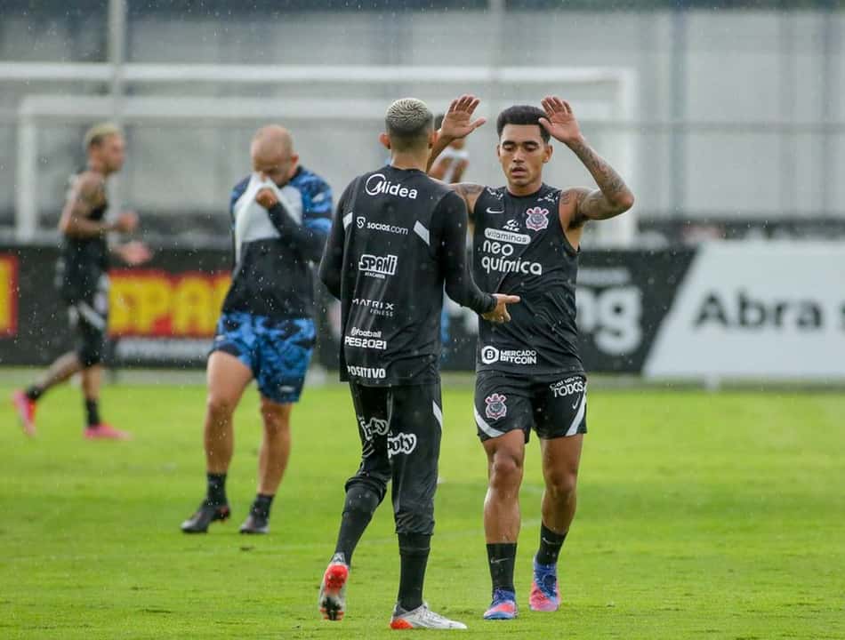 Du Queiroz cresce na pré-temporada e pode ser uma das surpresas do Corinthians para o início do ano