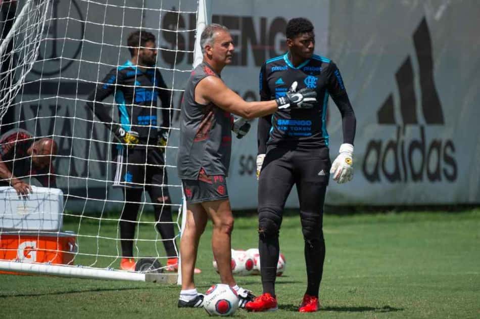 Paulo Grillo posta mensagem de despedida do Flamengo, e Hugo responde: 'Você mora no meu coração'
