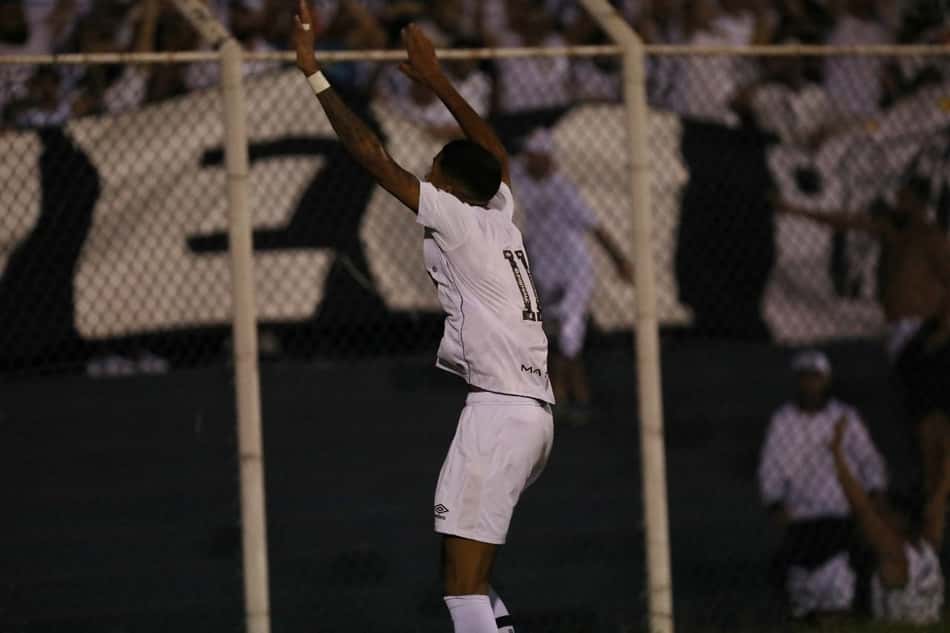 Herói da classificação, Lucas Barbosa vai desfalcar o Santos na final da Copinha
