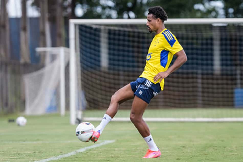 Cruzeiro confirma a contratação do lateral Gabriel Dias