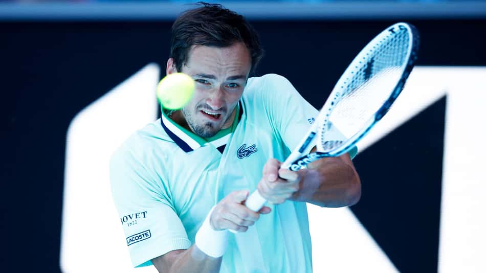 Medvedev reclama por não jogar na Rod Laver Arena