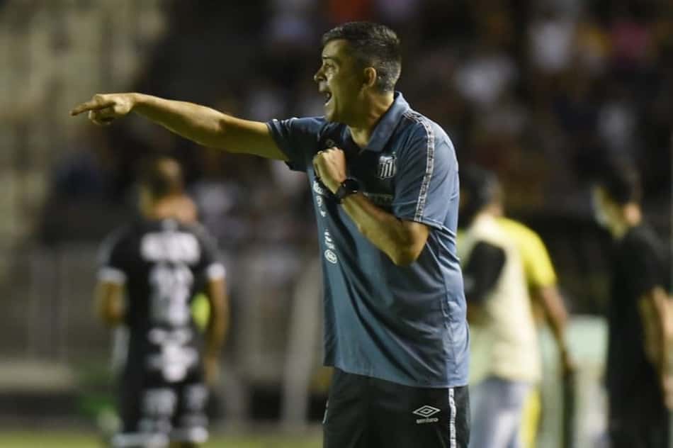 VÍDEO: Leandro Silva comenta as situações de Ricardo Goulart e Marinho no Santos