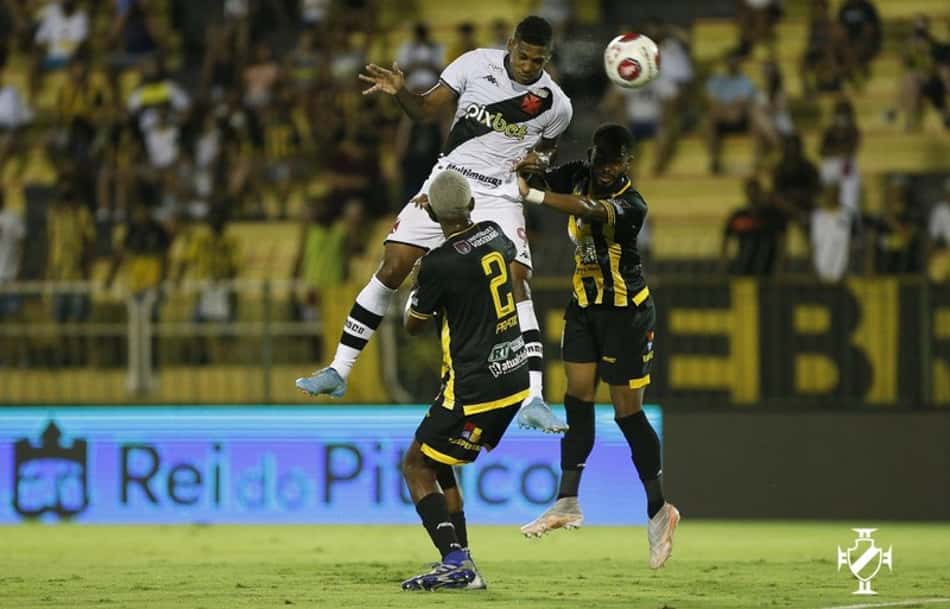 Após marcar pelo Vasco, Raniel revela ansiedade para jogar em São Januário: 'A gente vai dar a vida'