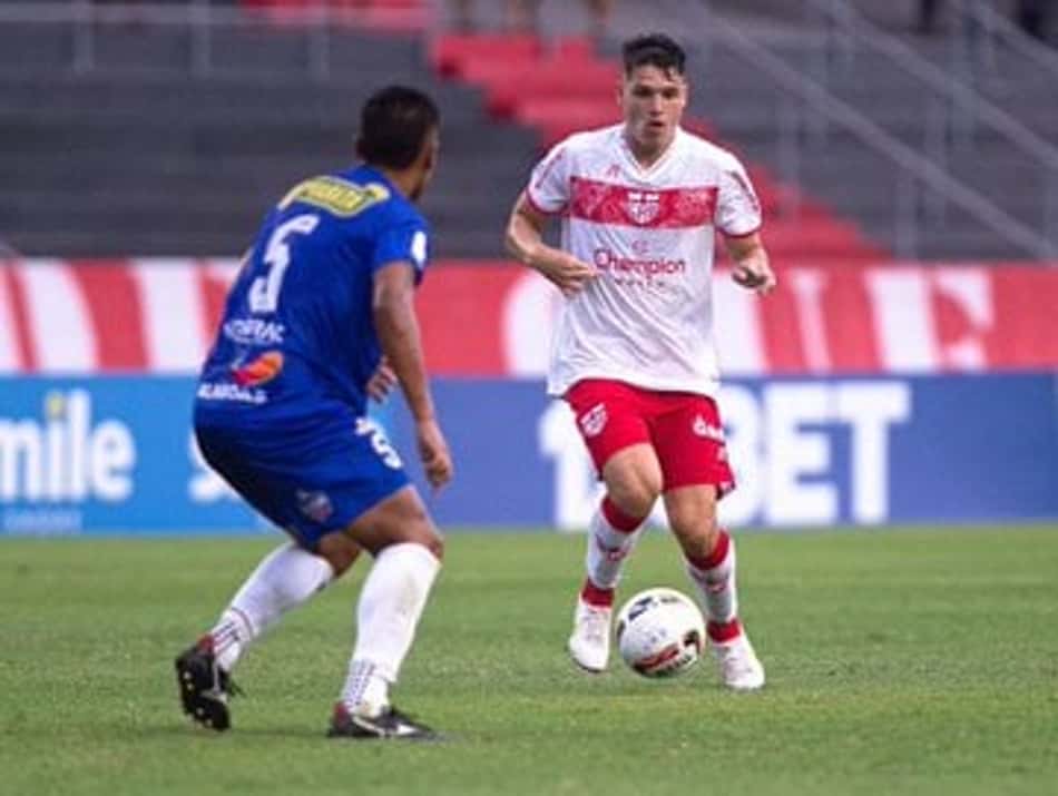Anselmo Ramon estreia, CRB marca no fim e bate Cruzeiro pelo Alagoano