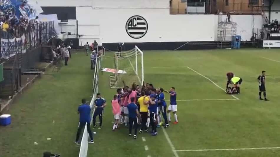 Com jogo seguro, Cruzeiro vence o Athletic e segue 100% no Mineiro