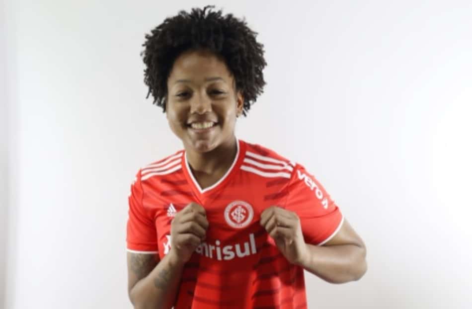 Recém-chegada, Capelinha fala da expectativa para estrear pelo Internacional