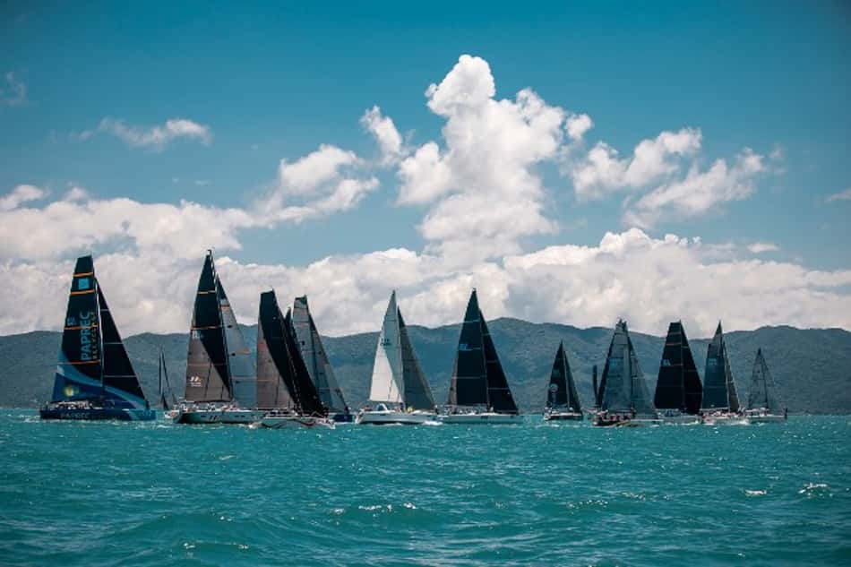Equipes do RJ e SP perseguem gaúchos na disputa do Campeonato Brasileiro de Vela de Oceano, em Florianópolis (SC)