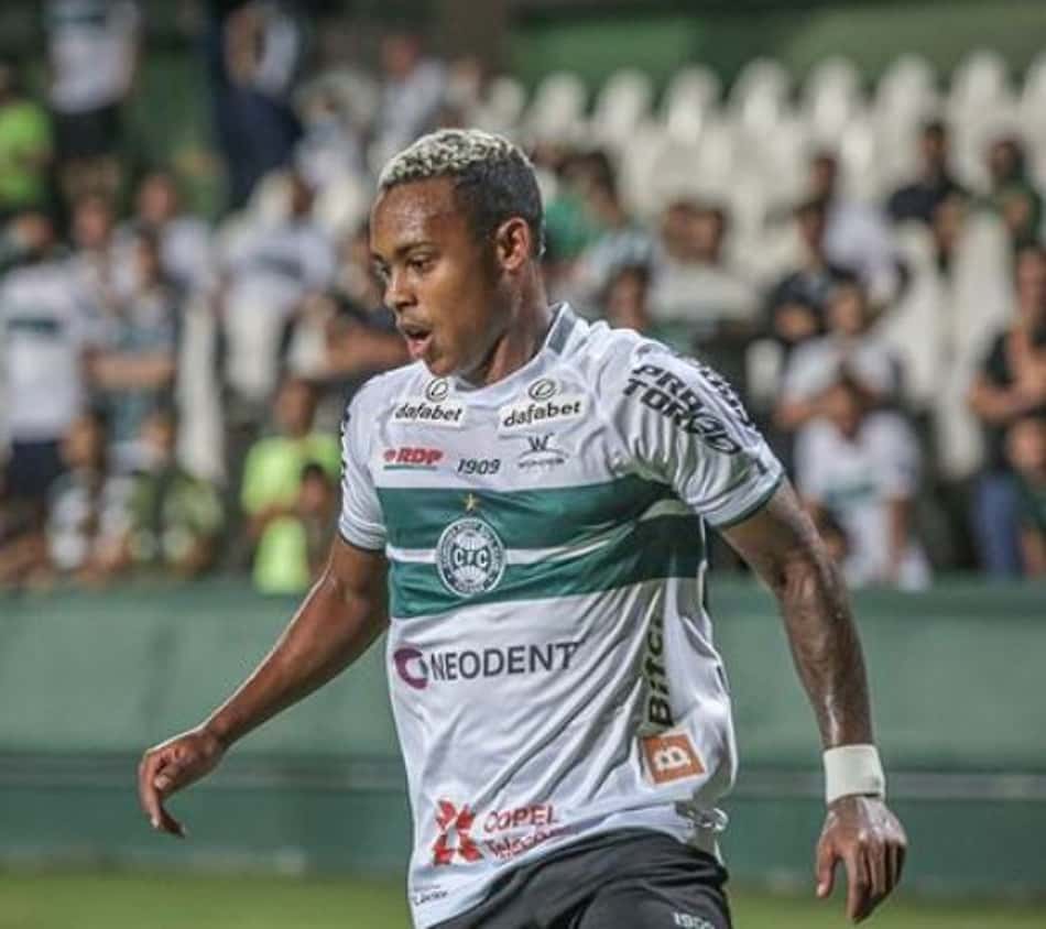 Igor Paixão abre a temporada como artilheiro do Coritiba