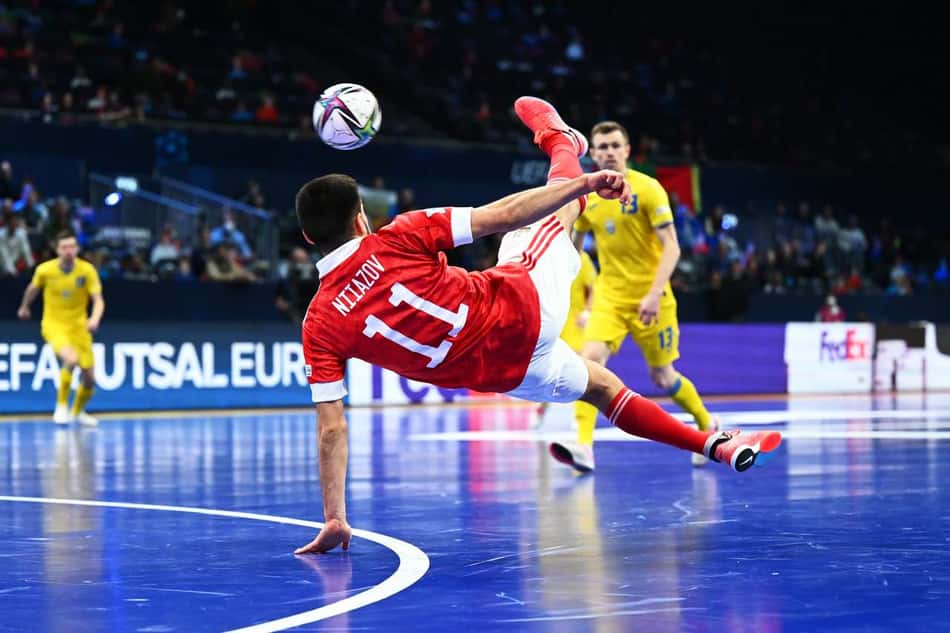 Em meio às tensões entre os dois países, Rússia vence a Ucrânia e está na final da Euro de futsal