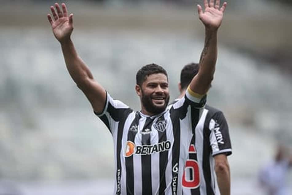 Com dois gols de Hulk e outro do estreante Godin, Atlético-MG derrota o Patrocinense no Mineirão