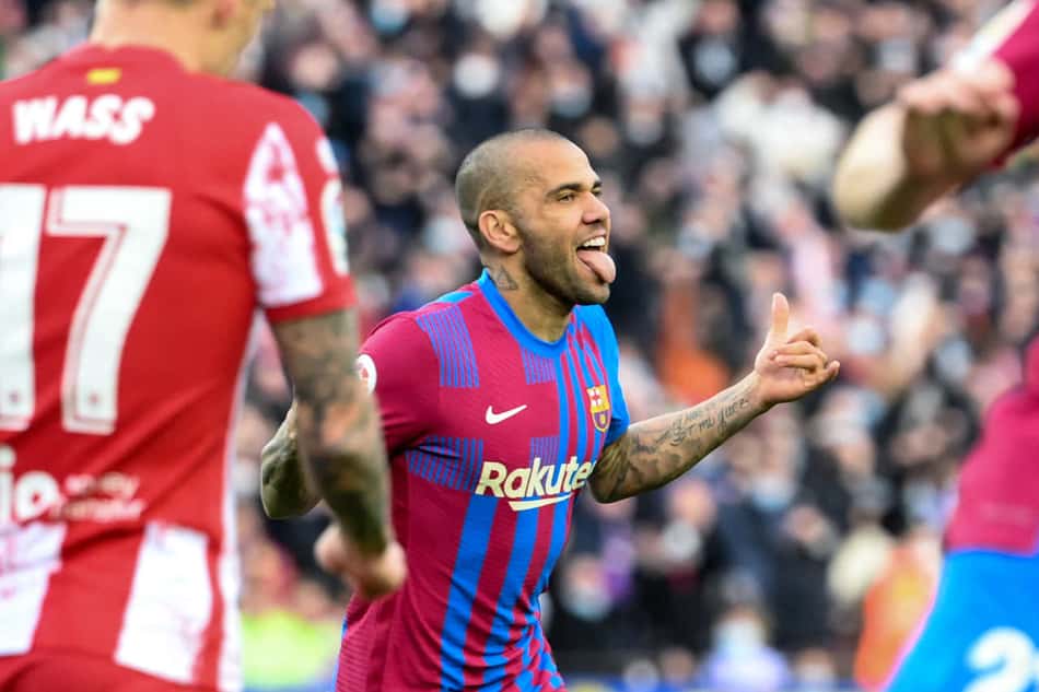 Barcelona e Daniel Alves se aproximam de renovação contratual