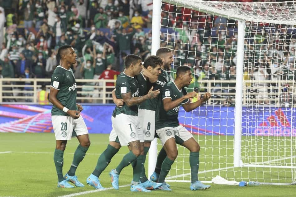 Jogadores do Palmeiras comemoram gol sobre o Al-Ahly no Mundial de Clubes de 2022 (Foto: Karim Sahib/AFP)