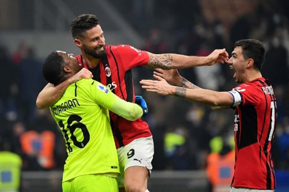 Milan goleia Lazio na Copa da Itália e avança às semifinais do torneio