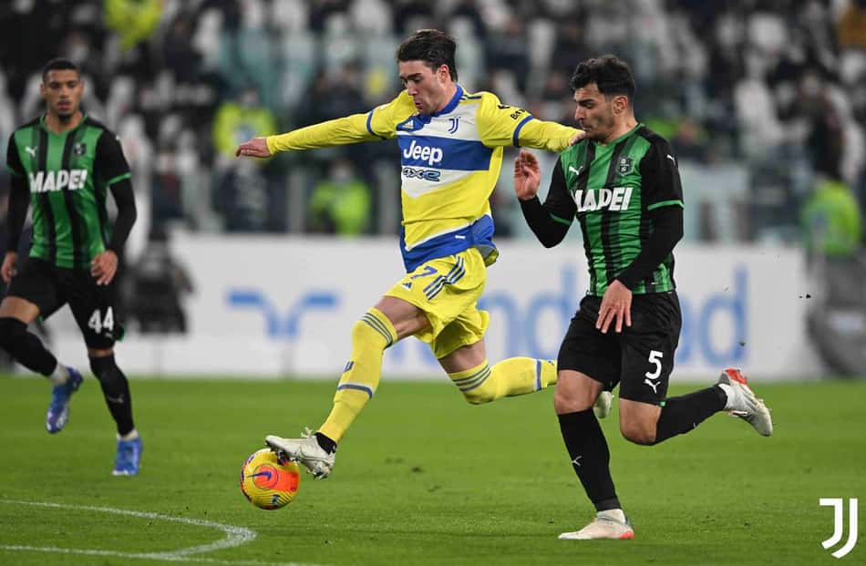 Juventus marca no fim, vence o Sassuolo e avança à semifinal da Copa da Itália