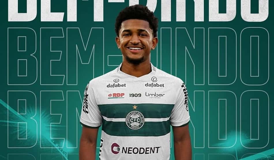 Após não renovar com o Botafogo, Warley é anunciado pelo Coritiba