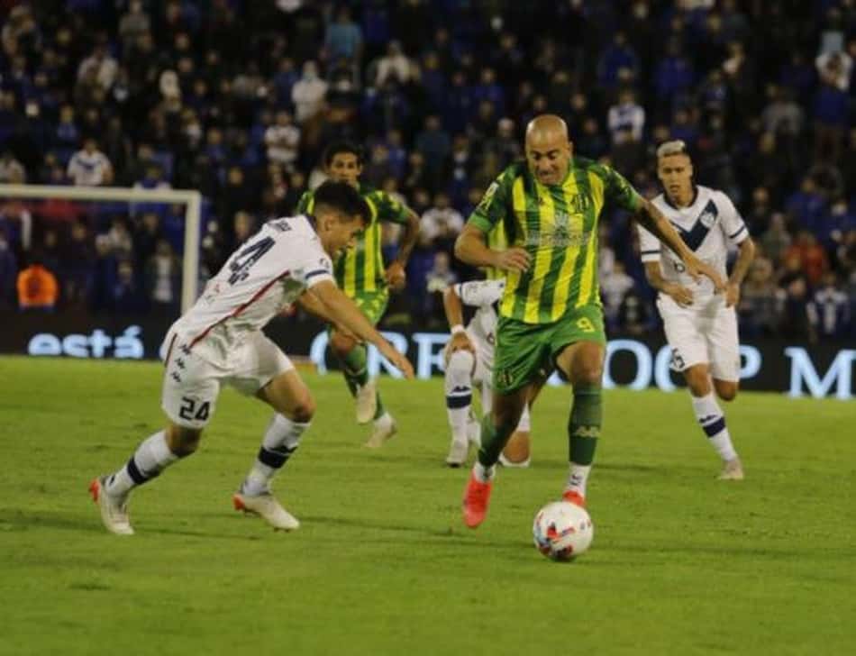 Ex-Corinthians e Boca Juniors, jogador volta aos gramados após dois anos por suspensão por doping