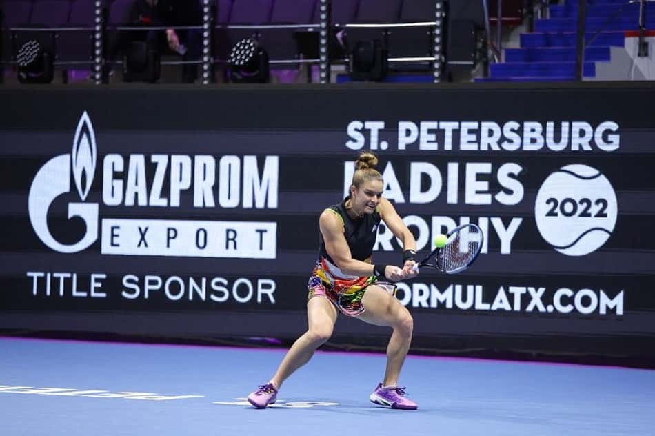 Sakkari vence batalha de 3h e encara Kontaveit na final em São Petersburgo